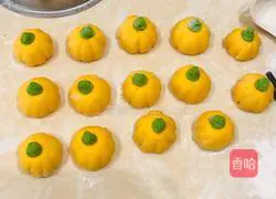 Illustration of how to make fluffy and soft pumpkin steamed buns without adding water 7
