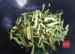 Illustration 5 of how to stir-fry shredded eggplant with hot pepper 5