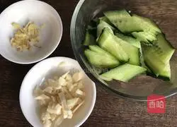 Illustration of how to stir-fry pork liver with green onions 3