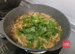 Illustration of how to make egg flower fungus soup 8