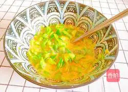 Illustration of the oil-free version of the green pepper egg pancake 9