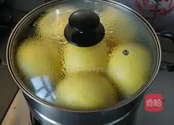 Illustration of how to make pumpkin steamed buns 13