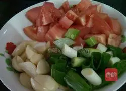 Illustration of how to make hot noodle soup 6