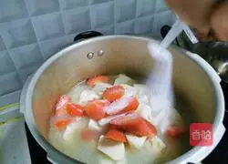 Illustration of how to make pork ribs and lotus root soup 8