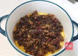 Illustration of how to make minced meat and egg custard 12