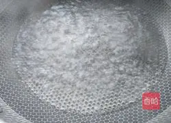 Illustration of how to make egg dumplings and rice cake soup 4