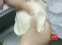 Illustration of how to make hand-caught scallion pancakes (for 2 people) 4