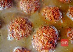 Illustration of braised lion head 6