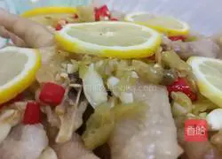 Illustration of how to make spicy and sour chicken feet 6