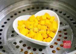 Illustration of how to make pumpkin orange lanterns 3