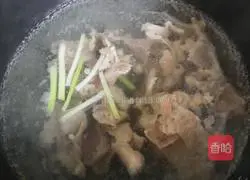 Illustration of how to make cabbage and meat slices soup that you have never tasted before 4