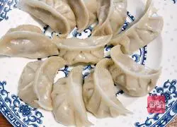 Shepherd's purse (wild vegetables) ) Illustration of how to make dumplings 10