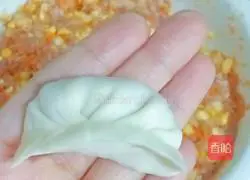 Pork and Corn Fried Dumplings Illustration of how to do it 8