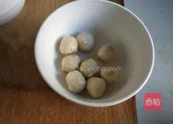 Illustration of how to make baby cabbage, seafood and mushroom meatball soup 6