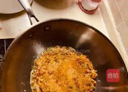 Illustration of how to make butter and cheese fried potato pancakes 7