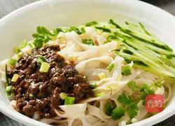 How to make fried soybean noodles Illustration 5