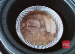 Illustration of how to make summer dampness-removing and nourishing soup 7