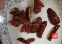 Illustration of how to make papaya and white fungus soup 5