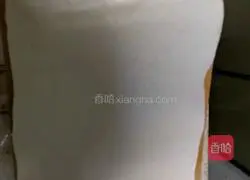 Illustration of how to make scallion pancake 6