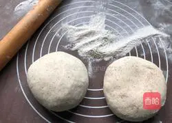 Illustration of the high imitation version of Shaanxi oil-pulled noodles 1