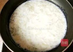 Illustration of how to make fruit white fungus dew 3