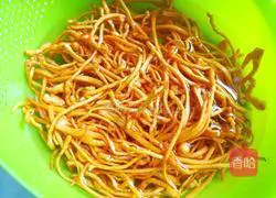 Nutritious Cordyceps Stewed Chicken Soup Illustration 2