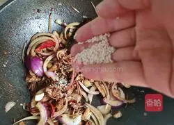 Illustration of how to make spicy squid 11