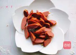 Illustration of how to make bacon sausage pizza 6