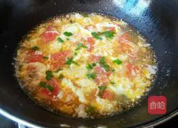 Illustration of how to make tomato and egg soup 9