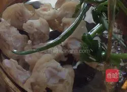 Soybean and pig trotters soup recipe 4