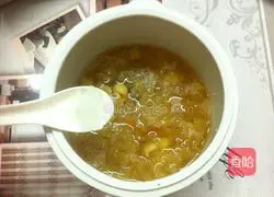 Illustration of making red date and white fungus soup 5