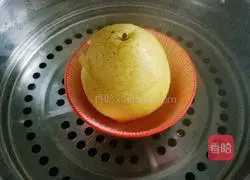 Illustration of how to make rock sugar, white fungus and snow pear soup 10