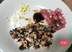 Illustration of how to make noodles with mushrooms, minced meat and vegetables 2