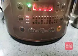 Illustration of how to make purple rice meal packs 2