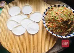 Illustration of how to make big meat radish dumplings 6