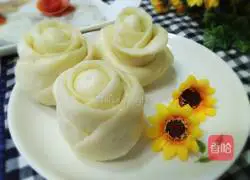 Illustration of how to make flower steamed buns 22