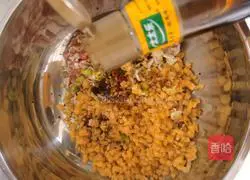 Illustration of how to make pork and potato buns 12