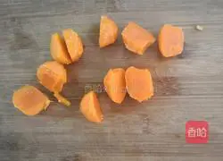 Illustration of how to make salted egg yolk and pork floss siomai 18