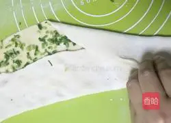 Illustration of how to make straw hat cake 8