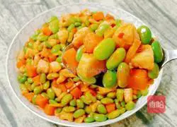 Illustration of how to make stir-fried edamame rice with diced chicken 18