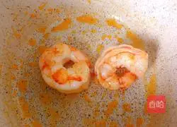 Illustration of how to make colorful shrimp noodles 6