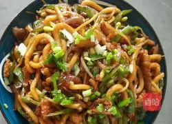 Illustration of how to make shredded pork stir-fried udon 6