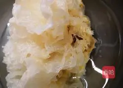 Afternoon Tea Peach Gum, Tremella and Osmanthus Dew (one serving) Recipe 4