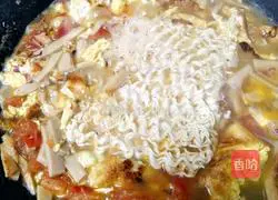 Illustration of how to make tomato and egg noodles 9