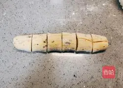 Illustration of how to make pumpkin and blackcurrant blossom steamed buns 18