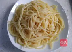 Illustration of how to make tomato meat sauce pasta 7