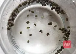 Illustration of homemade sweet and sour pickles 9