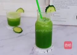 Detox Celery Illustration of making juice 9