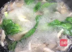 Picture of how to make cabbage, mushroom and egg soup 5
