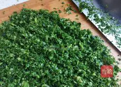 Sour soup shepherd's purse and fresh meat wontons Practice illustration 2